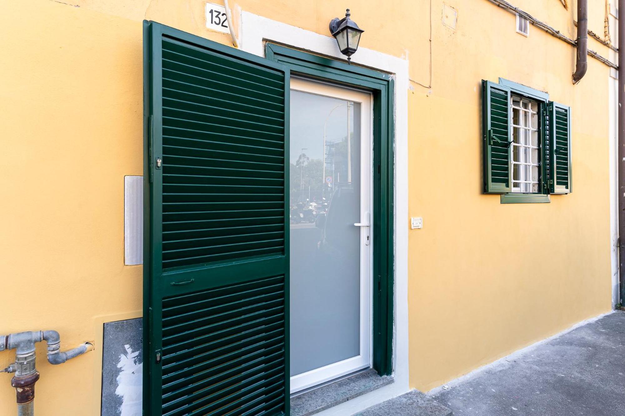 Livorno Yellow Apartament Near The Sea Luaran gambar