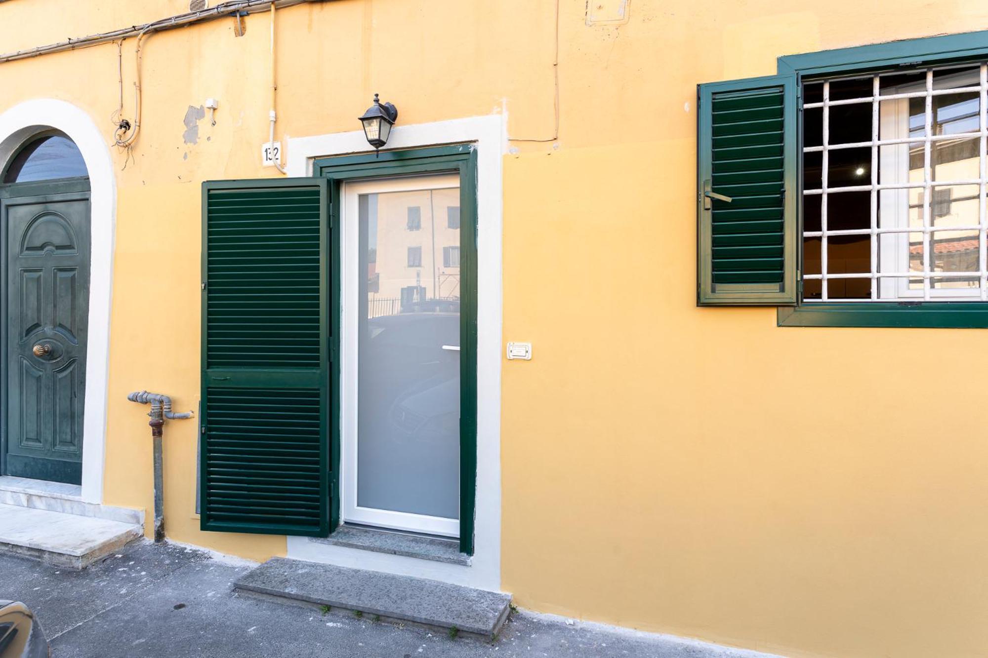 Livorno Yellow Apartament Near The Sea Luaran gambar
